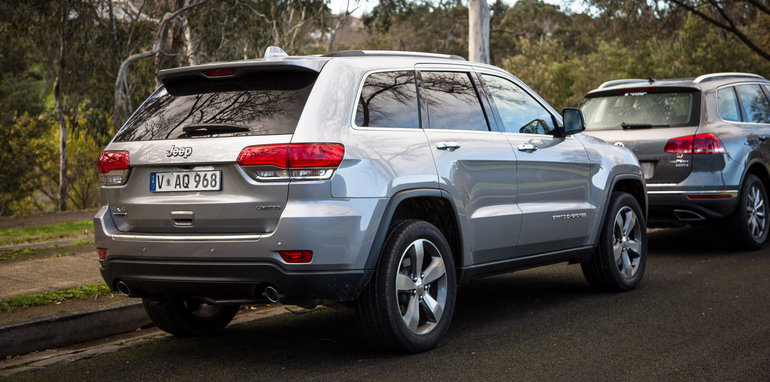 2016-jeep-grand-cherokee-volkswagen-touareg-comparison-59