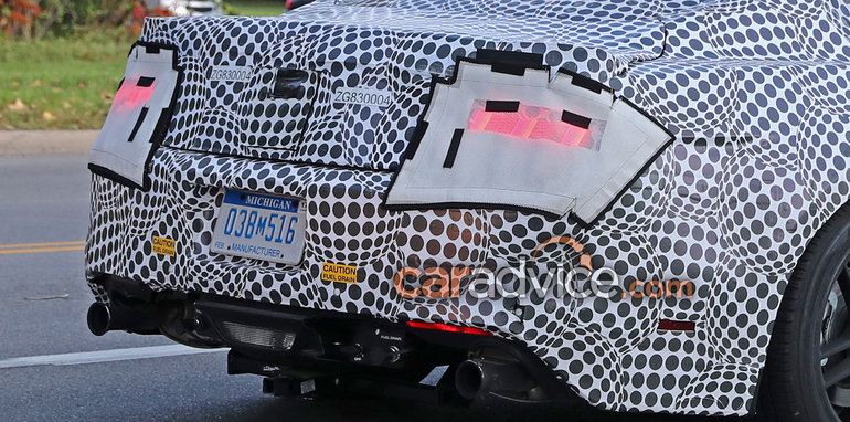 ford-mustang-facelift-coupe-spy-9-rear-zoom