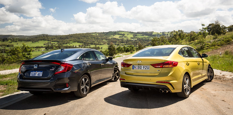 2016-honda-civic-rs-v-hyundai-elantra-sr-turbo-comparison-1