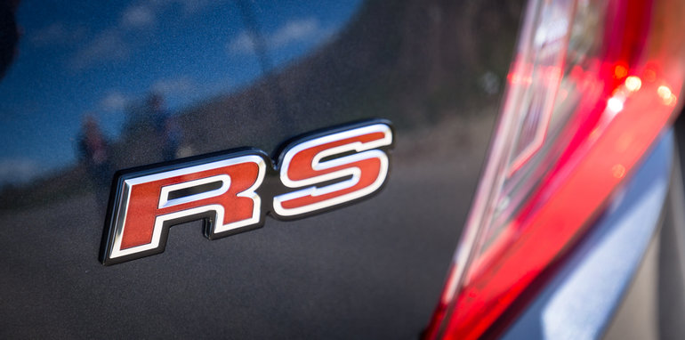 2016-honda-civic-rs-v-hyundai-elantra-sr-turbo-comparison-10