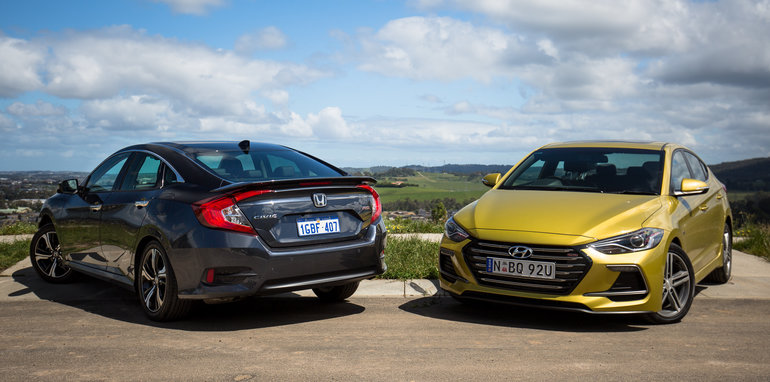 2016-honda-civic-rs-v-hyundai-elantra-sr-turbo-comparison-17