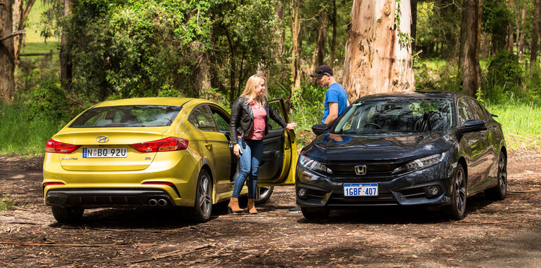 2016-honda-civic-rs-v-hyundai-elantra-sr-turbo-comparison-33