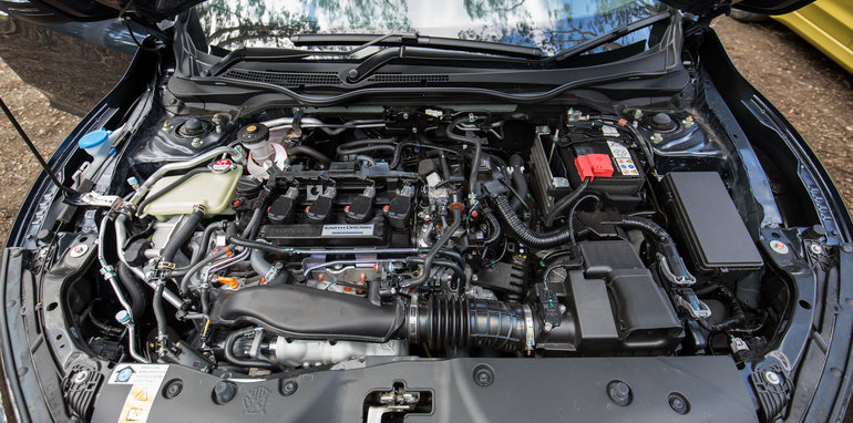 2016-honda-civic-rs-v-hyundai-elantra-sr-turbo-comparison-63