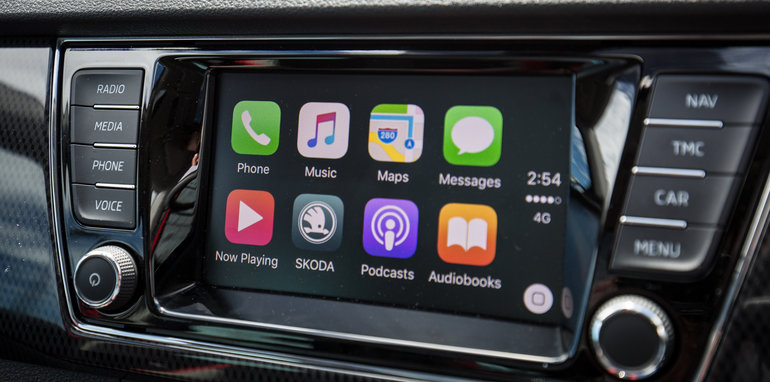 2016-mazda-2-v-skoda-fabia-comparison-15