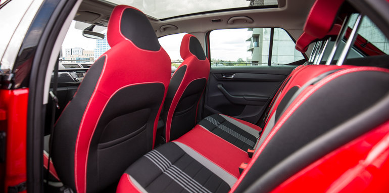 2016-mazda-2-v-skoda-fabia-comparison-4