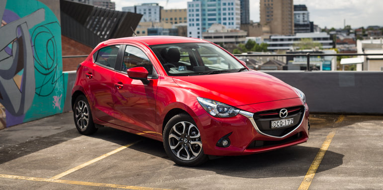 2016-mazda-2-v-skoda-fabia-comparison-48