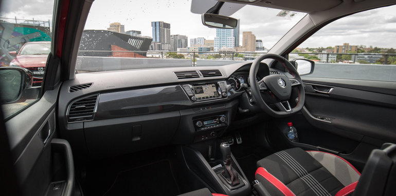 2016-mazda-2-v-skoda-fabia-comparison-5