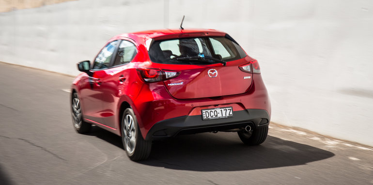 2016-mazda-2-v-skoda-fabia-comparison-62