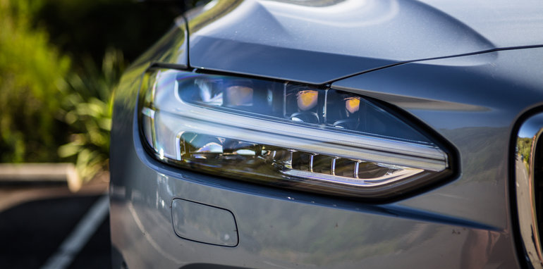 2017-Luxury-Sedan-Comparison-Volvo-S90-D