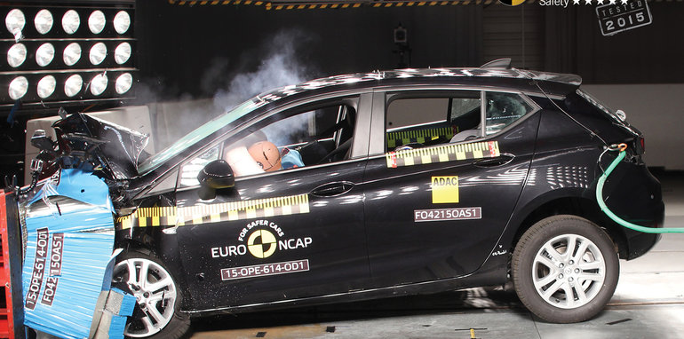 2017_holden_astra_ancap_euro-ncap_02