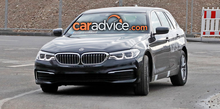 bmw-5-touring-less-camo-1