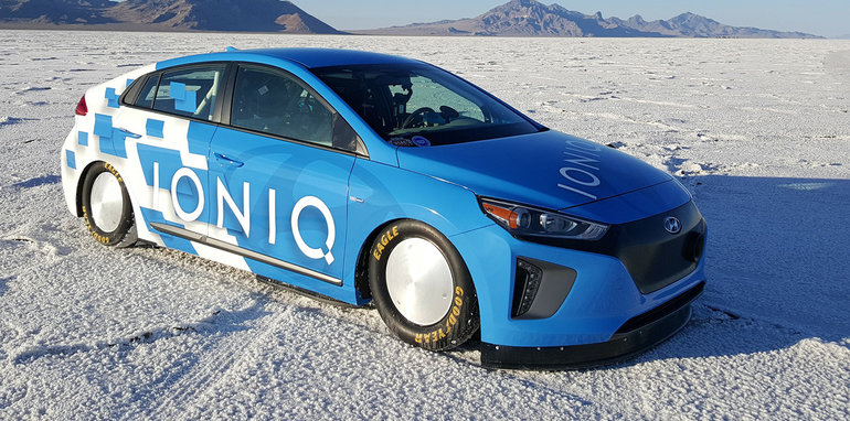 hyundai_ioniq_bonneville_land-speed-record_03