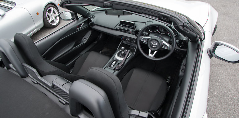 mazda-mx5-generations-drive-2016-48