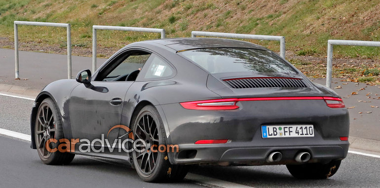 porsche-911-mule-spy-10-rear