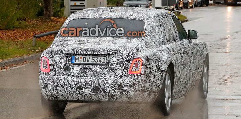 rolls-royce-phantom-spy-11-rear