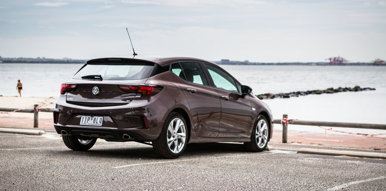 2017-small-hatch-comparo-renault-megane-zen-v-subaru-impreza-2-0-premium-v-holden-astra-107
