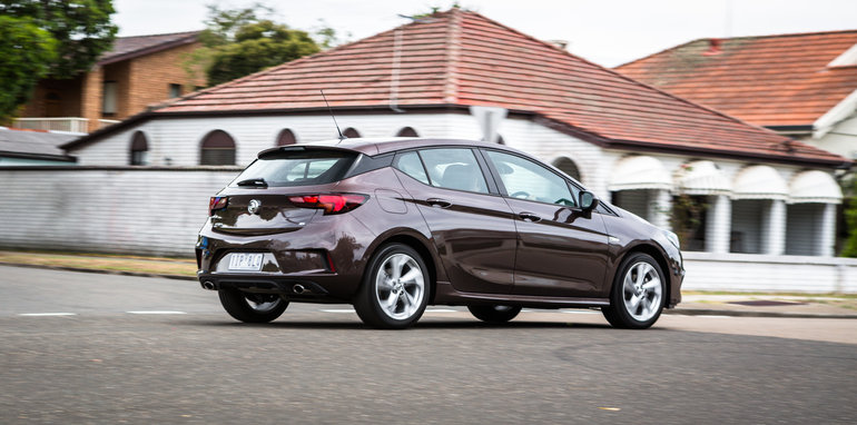 2017-small-hatch-comparo-renault-megane-zen-v-subaru-impreza-2-0-premium-v-holden-astra-153
