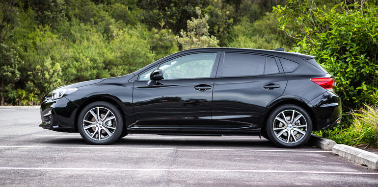 2017-small-hatch-comparo-renault-megane-zen-v-subaru-impreza-2-0-premium-v-holden-astra-192