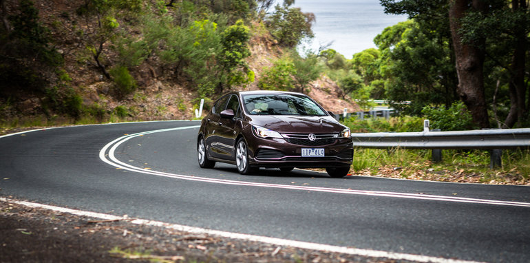 2017-small-hatch-comparo-renault-megane-zen-v-subaru-impreza-2-0-premium-v-holden-astra-215