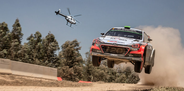 helicopter-versus-rally-car-wpthumb