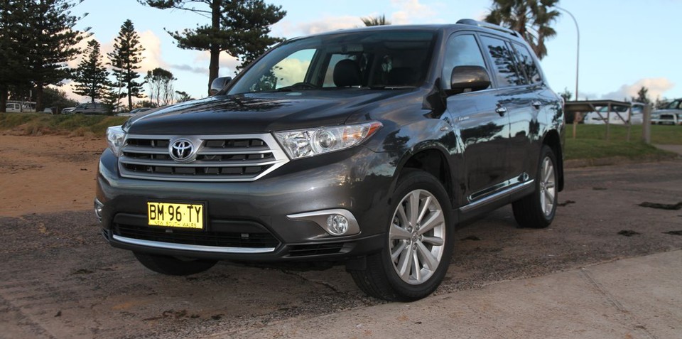 Toyota-Kluger01.jpg
