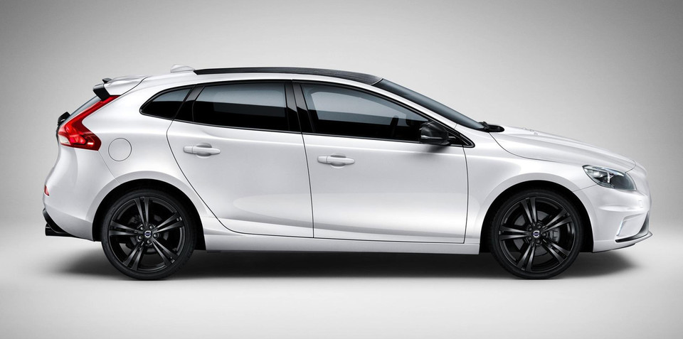 [Image: volvo-v40-carbon-hero.jpg]