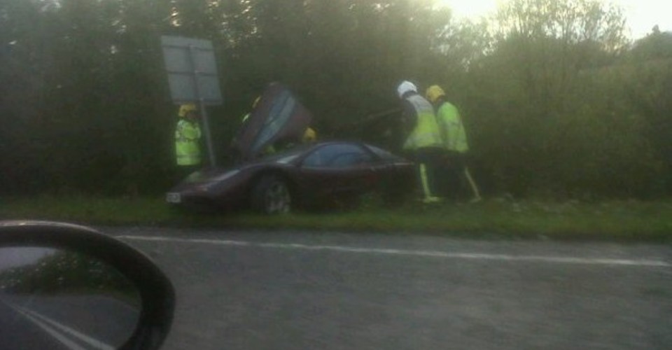 Mr Bean (Rowan Atkinson) crashes his McLaren F1