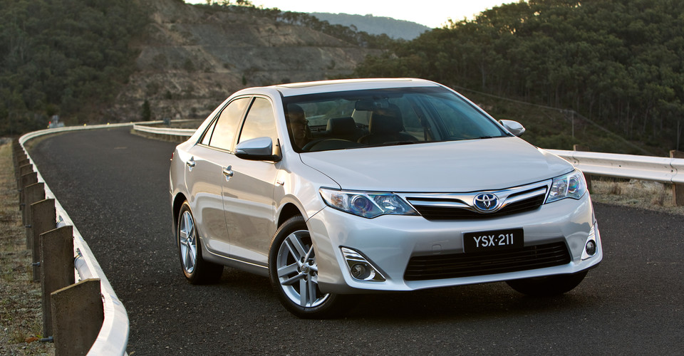 2012 toyota camry hybrid road test #4