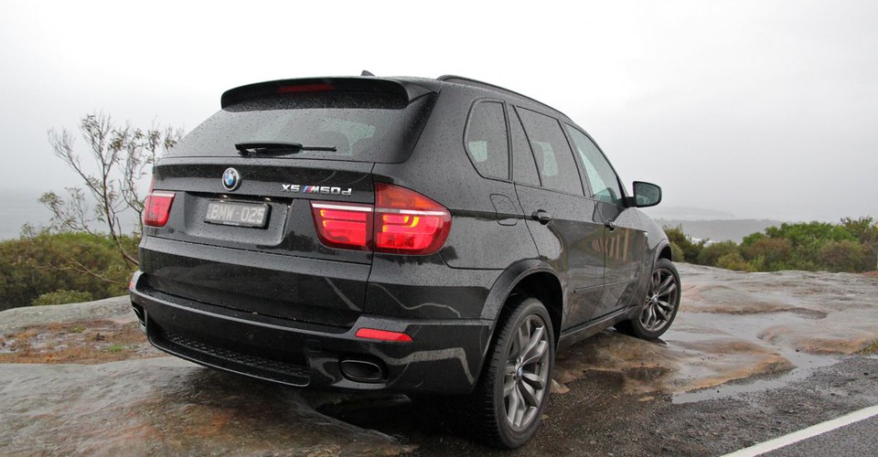 http://s3.caradvice.com.au/thumb/960/500/wp-content/uploads/2013/02/BMW-X5-M50d02.jpg