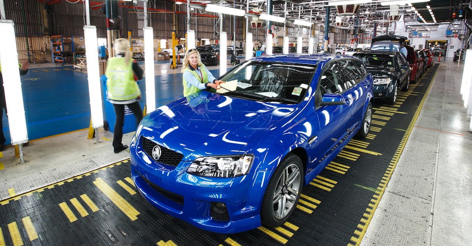 Holden cuts 500 jobs before VF Commodore starts production