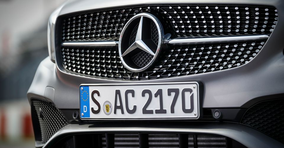 Chinese car maker BAIC in talks to buy stake in Daimler