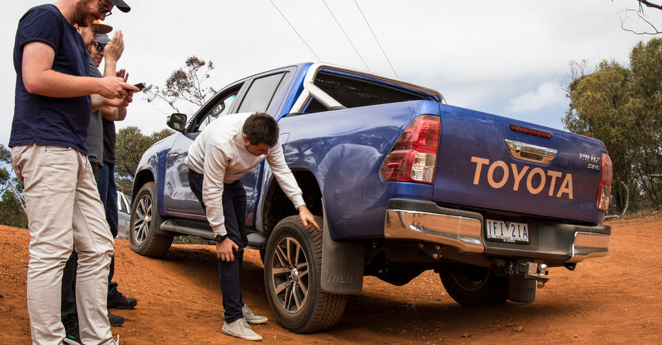 2016-toyota-hilux-dual-cab-ute-41.jpg