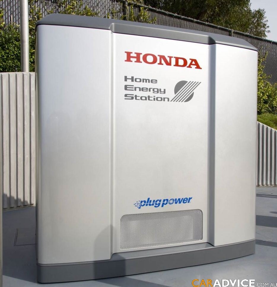 Honda FCX Clarity & Home Energy Station Photos (1 of 4)