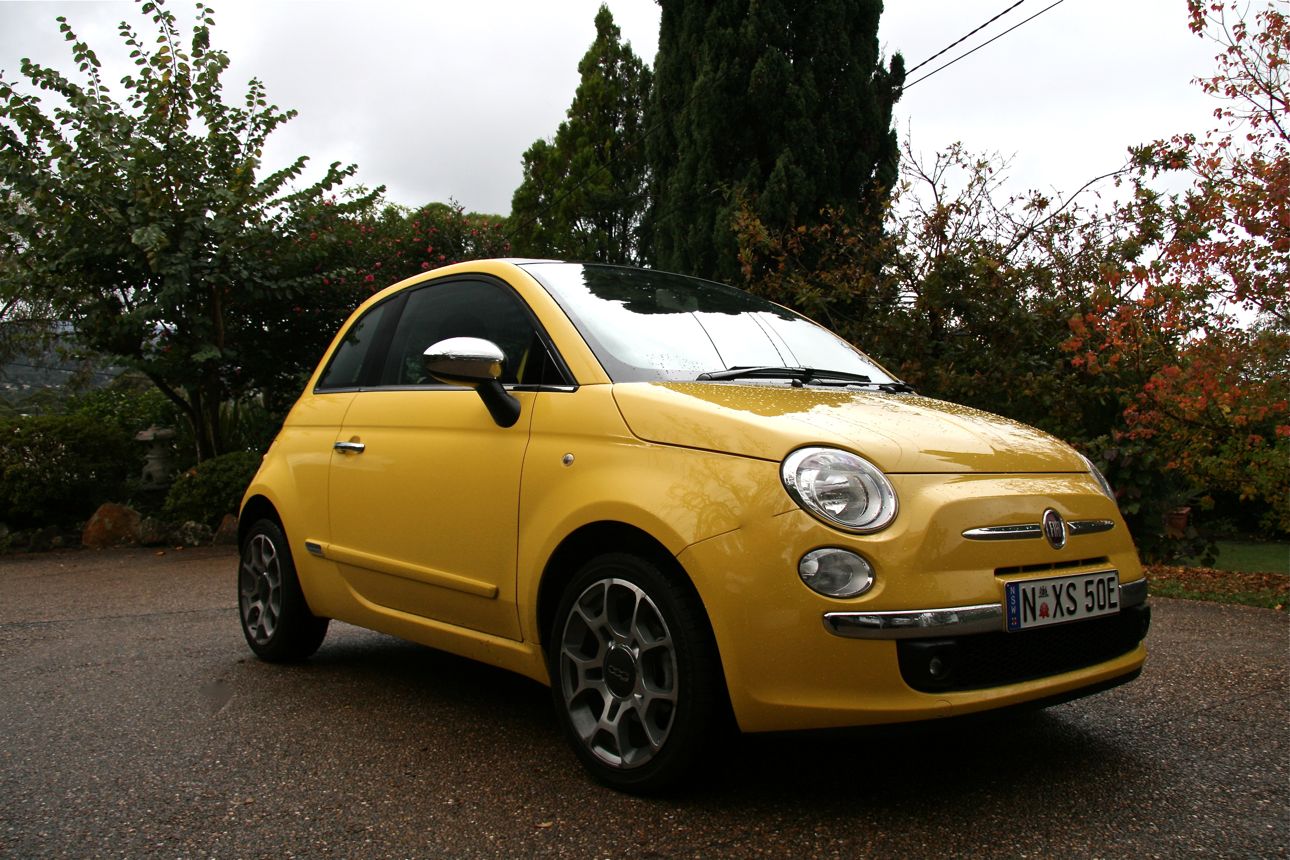 Fiat 500 and Microsoft Blue&Me Photos (1 of 10)