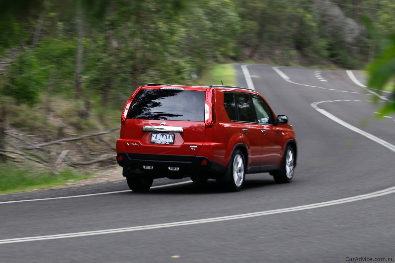 Nissan x trail vs forester #3