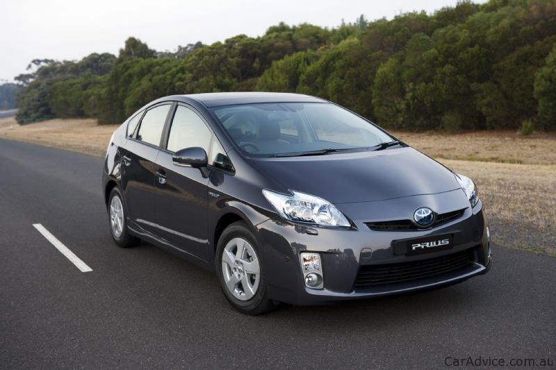 Honda Insight VTi L V Toyota Prius Hybrid Car Comparison Photos 1 Of 25 