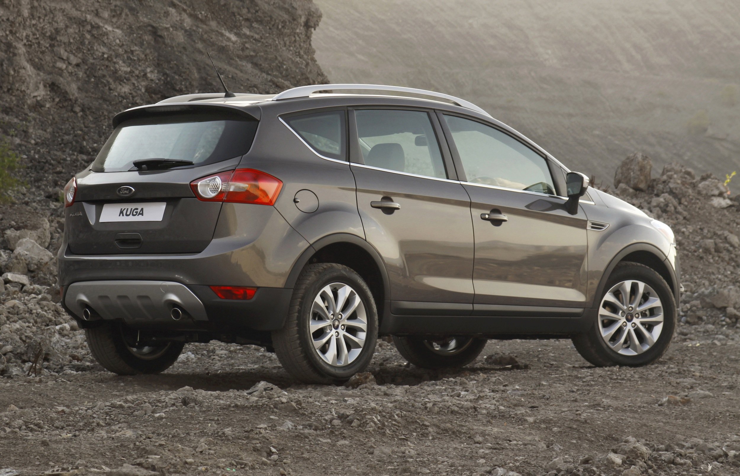 Ford-Kuga-Trend-side.jpg