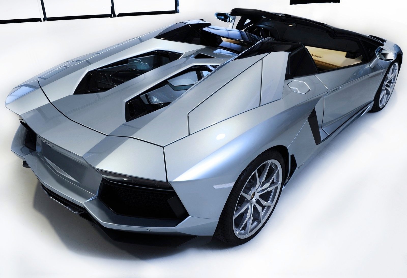 Lamborghini Aventador LP700-4 Roadster: circa-$845,000 ...