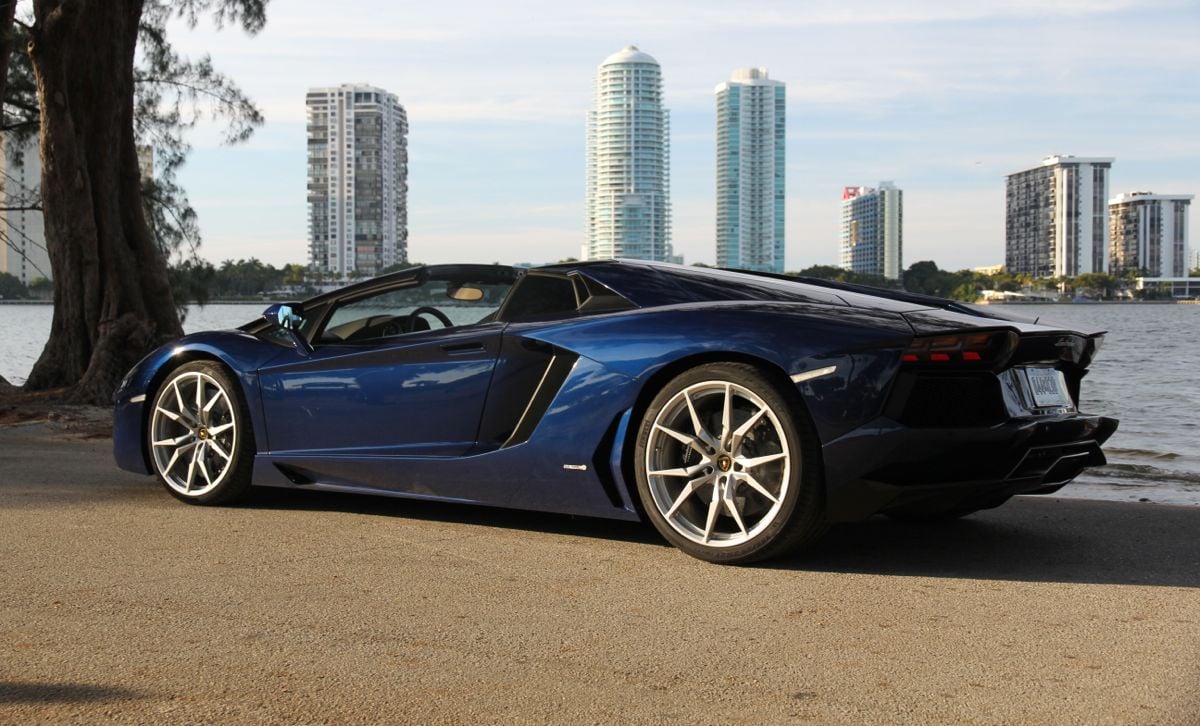 Lamborghini Aventador LP700-4 Roadster Review | CarAdvice