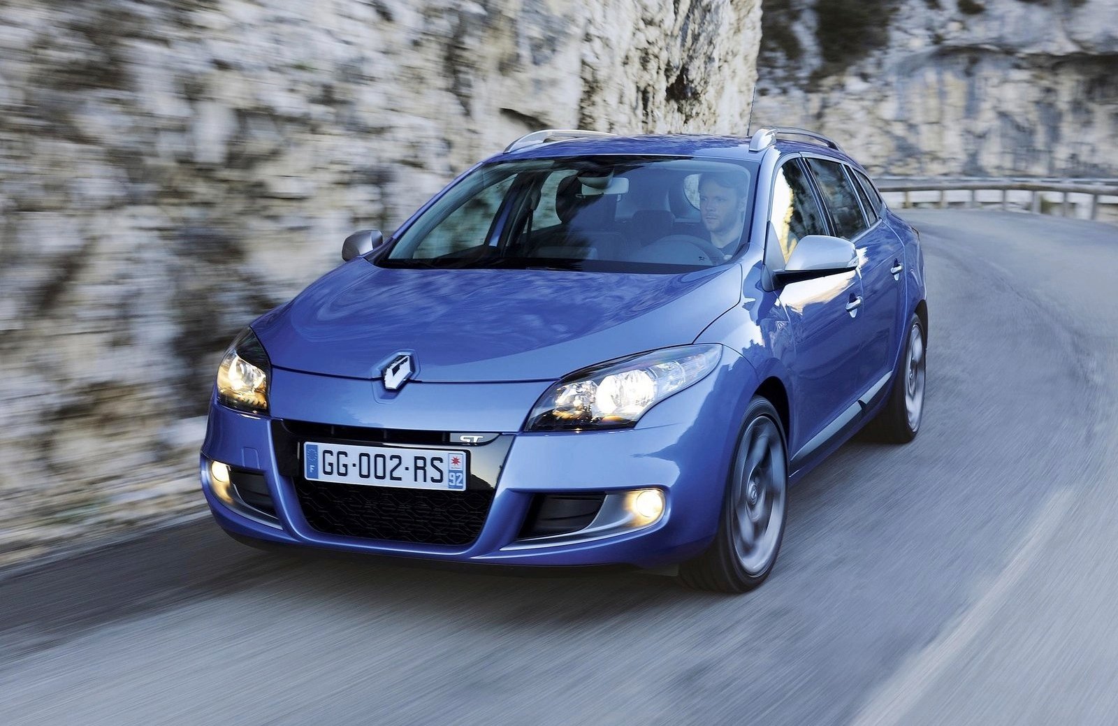 Renault Megane GT 220 Estate Review - Photos | CarAdvice