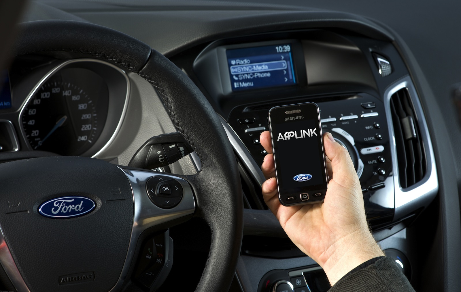 Ford Sync AppLink connectivity technology headed for