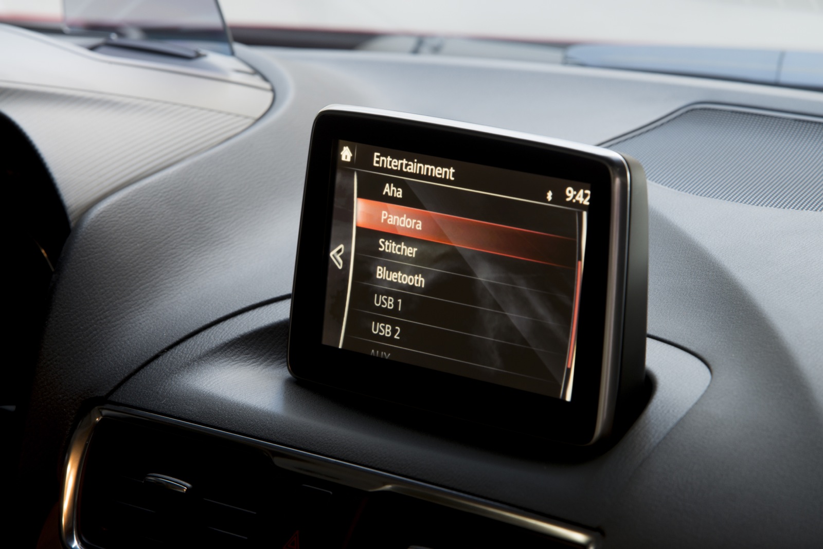 2014-Mazda-3-screen-1.jpg