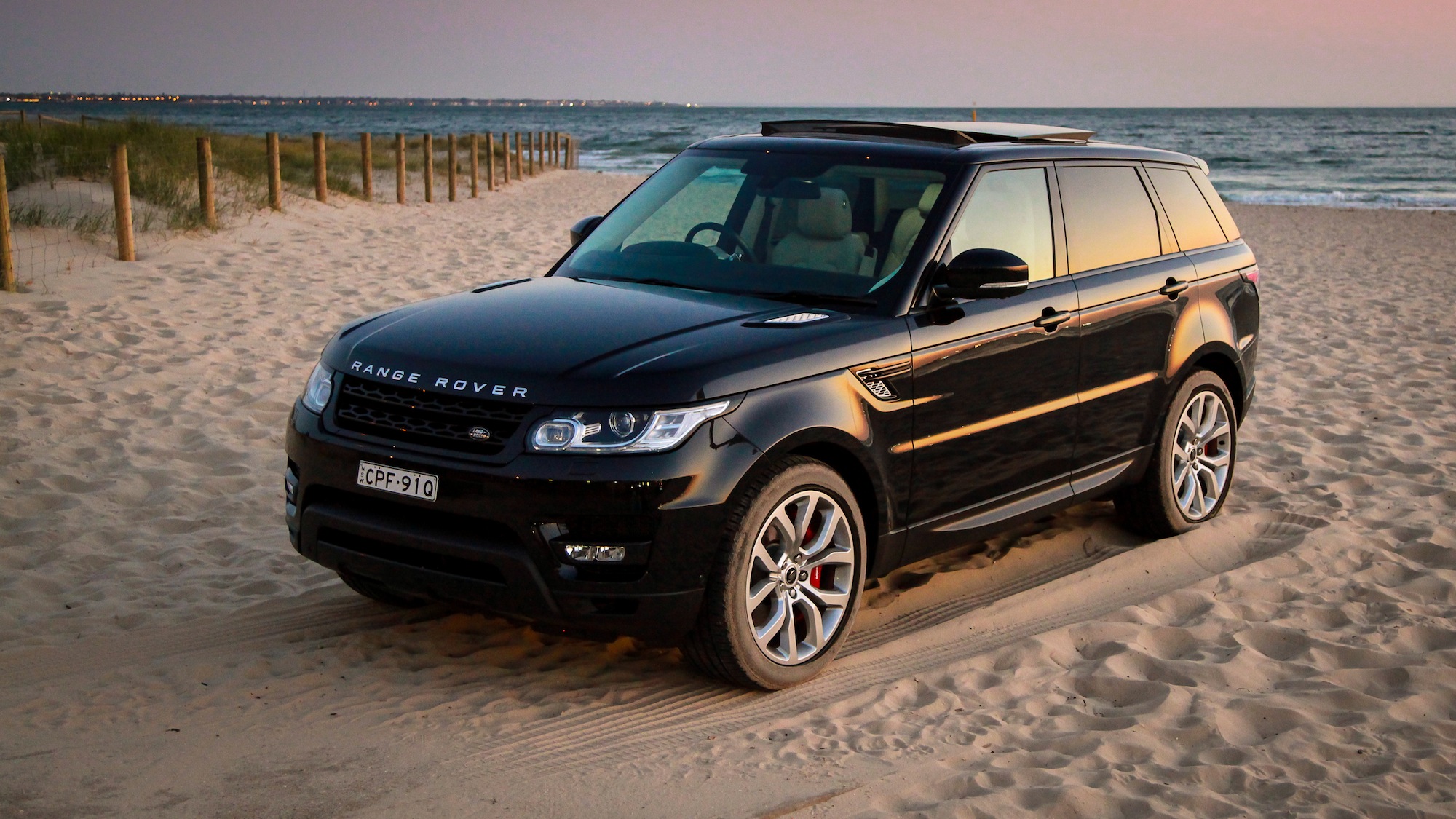 Land Rover range Rover Sport черный