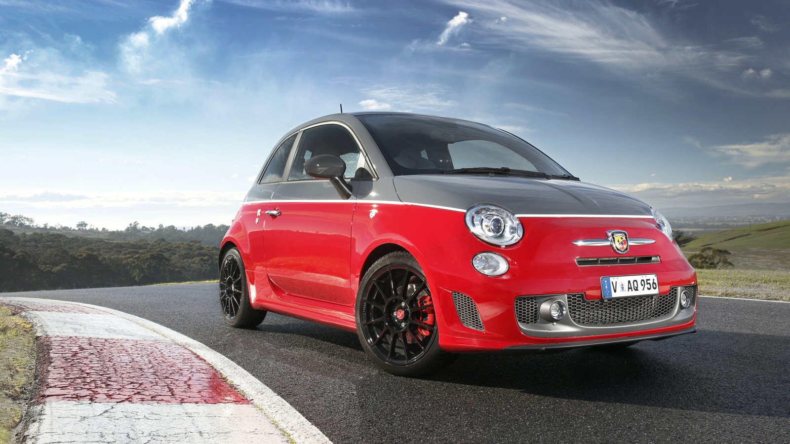 2015 Fiat Abarth 595: Pricing and specifications  Photos 