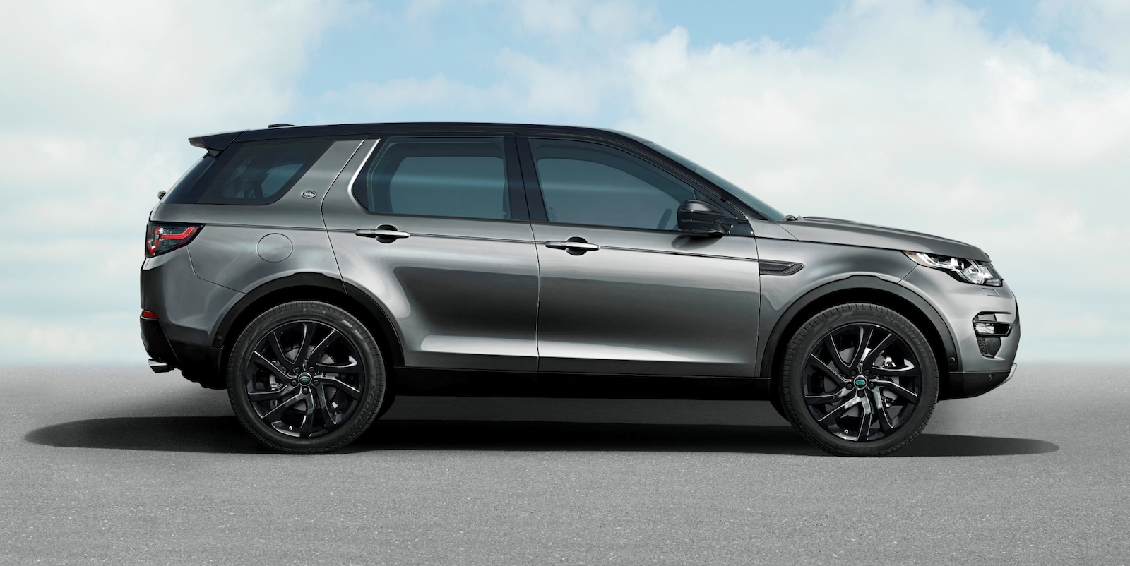 2015 Land Rover Discovery Sport revealed Photos (1 of 14)