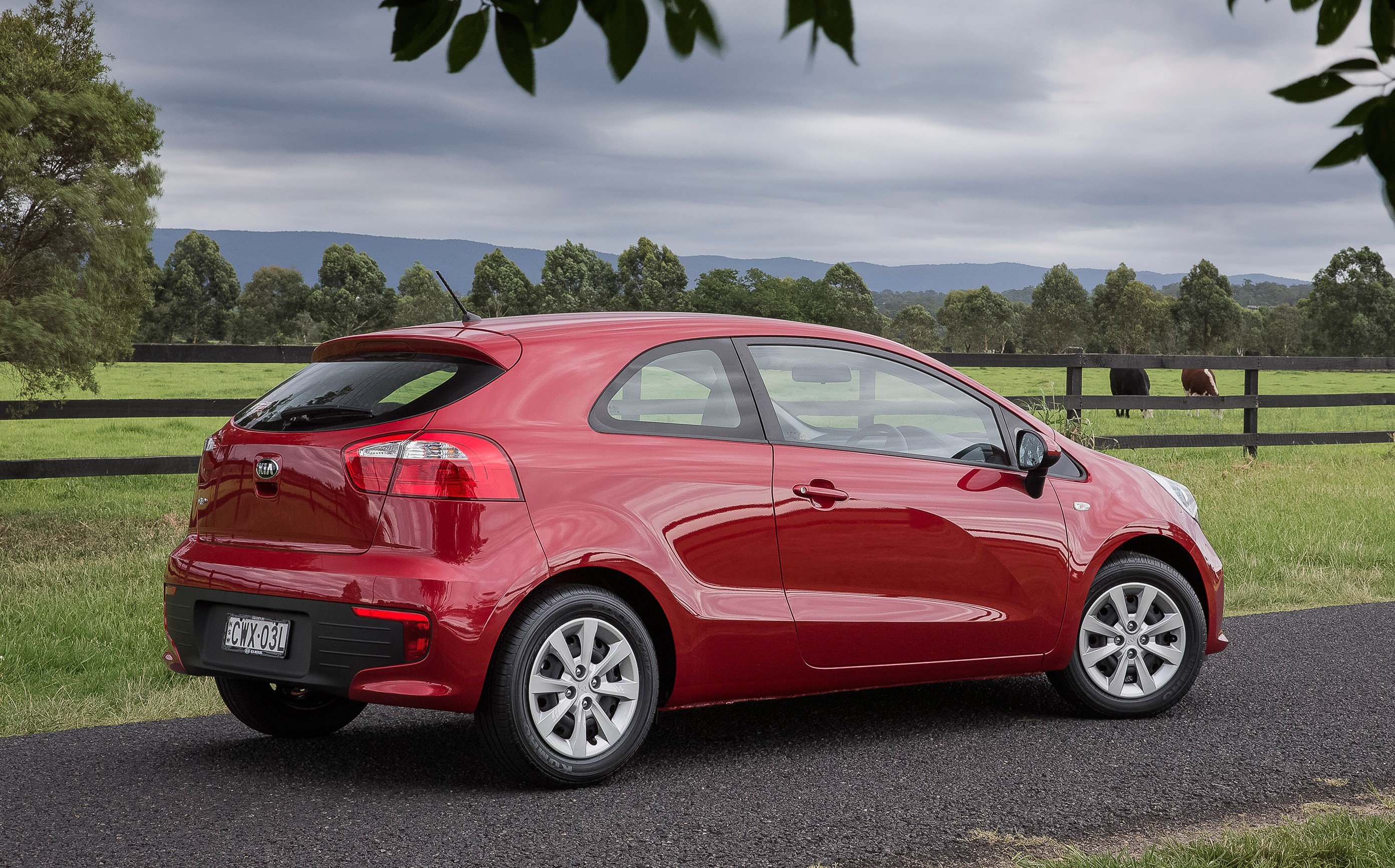 2015 Kia Rio Pricing and specifications Photos (1 of 4)