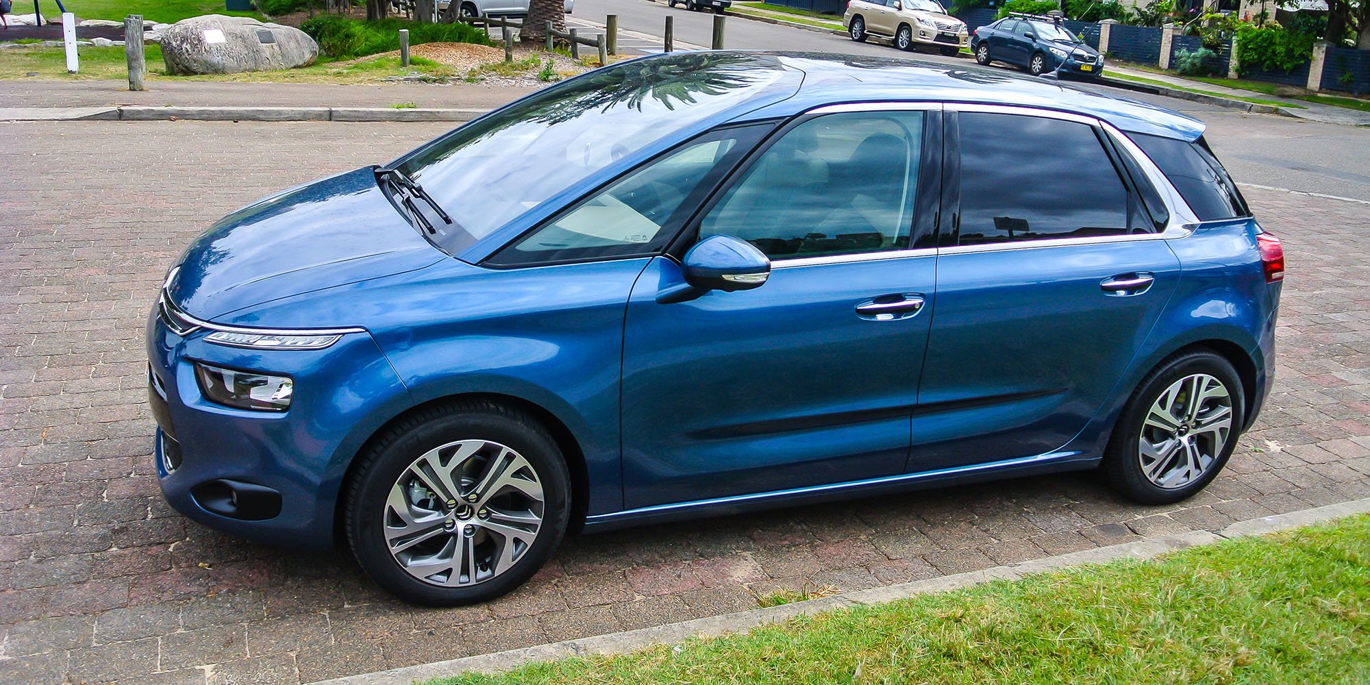 2015 Citroen C4 Picasso Review: New Baby Weekender - Photos | CarAdvice