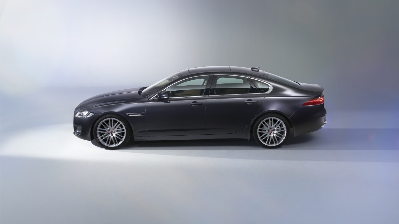 2016 Jaguar XF New details emerge s 1 of 10