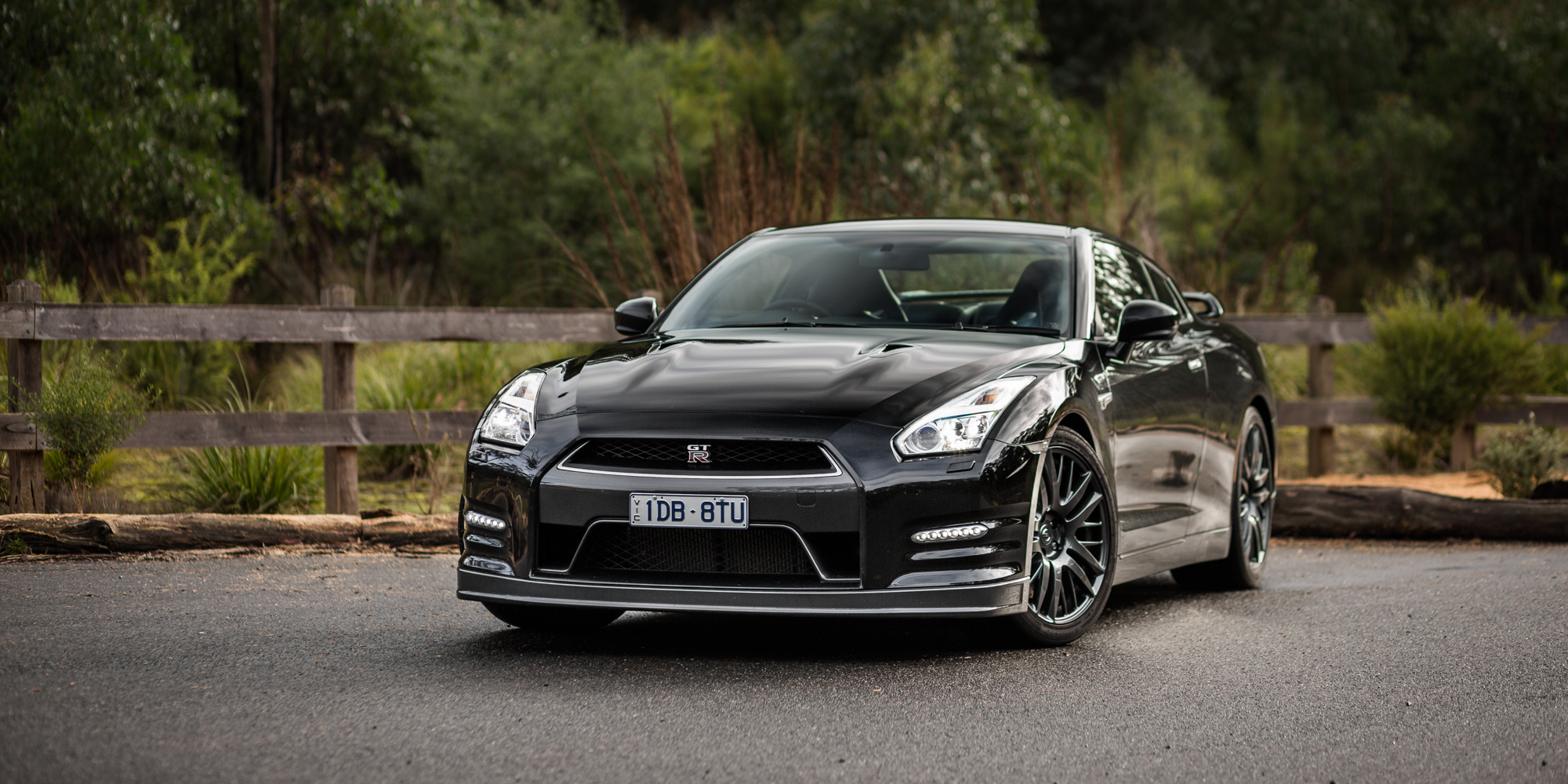 Compare nissan gtr and porsche 911 #3