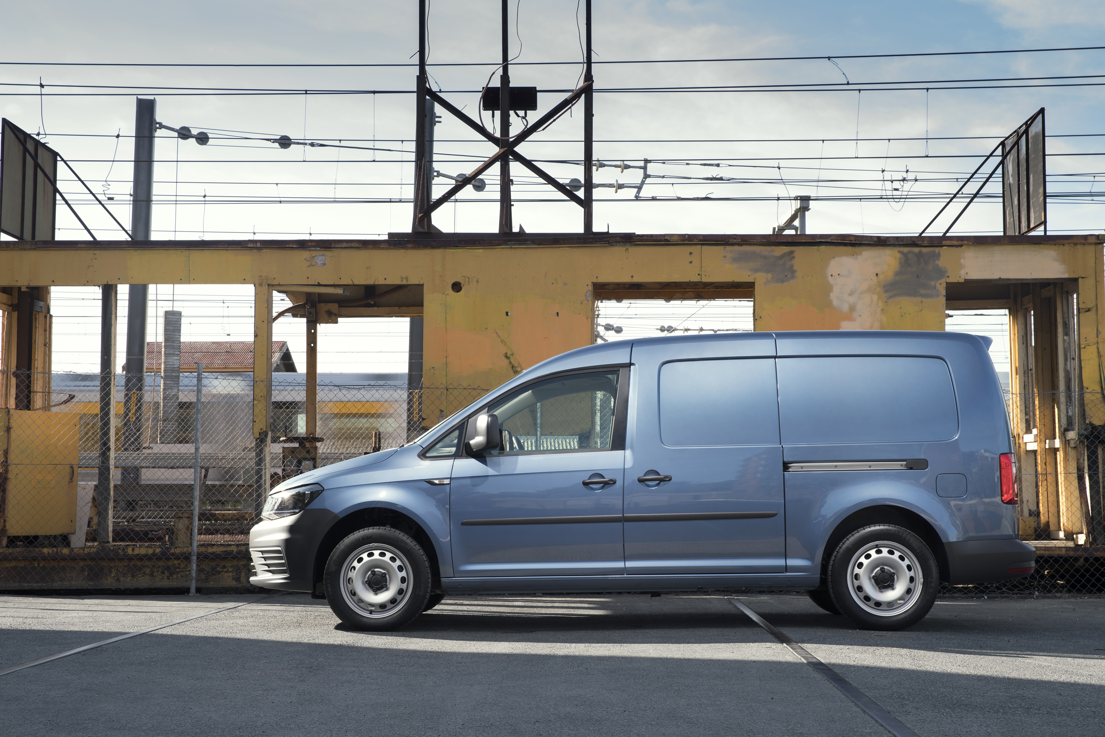 2016 Volkswagen Caddy pricing and specifications Photos (1 of 14)